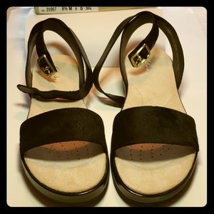New in box Clark's dress sandals